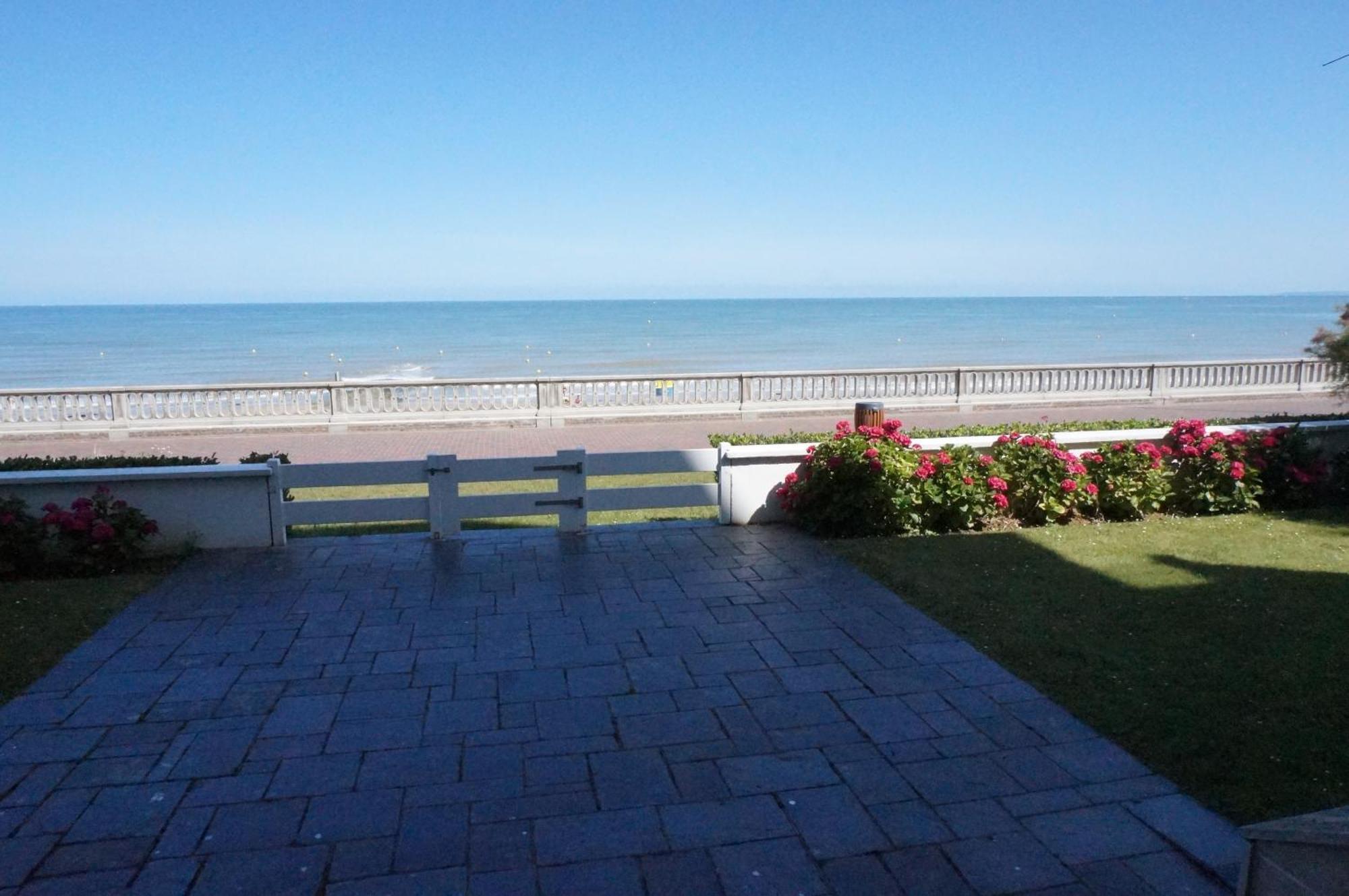 Belle Vie Vue Dominante Mer Et Plage - Appartement 2 A 4 Personnes Cabourg Kültér fotó